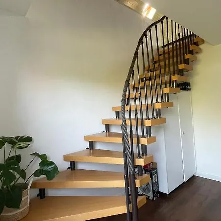 Gemuetliche Nahe Meer, Und Stadt *